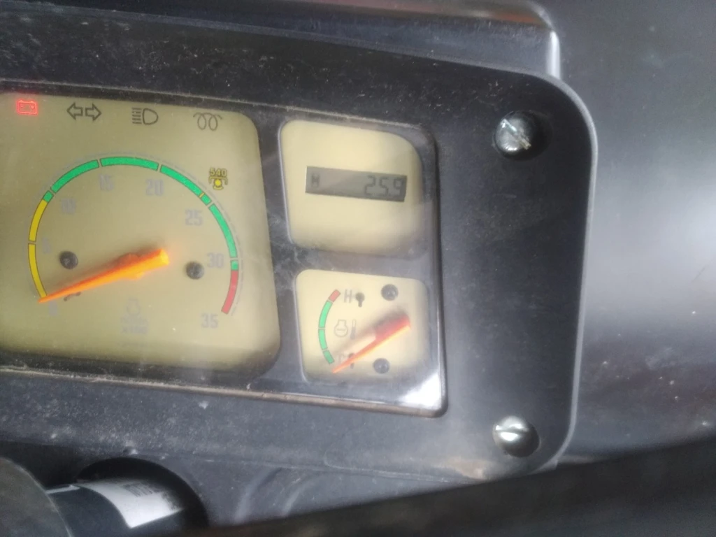 MINITRACTOR DE OCASIÓN FIELDTRAC VST 224D - Imagen 4